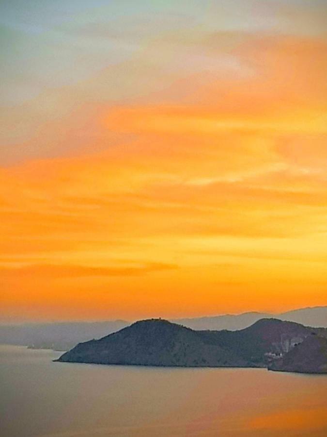 Апартаменты С Видом На Море И Горы Benidorm Exteriér fotografie